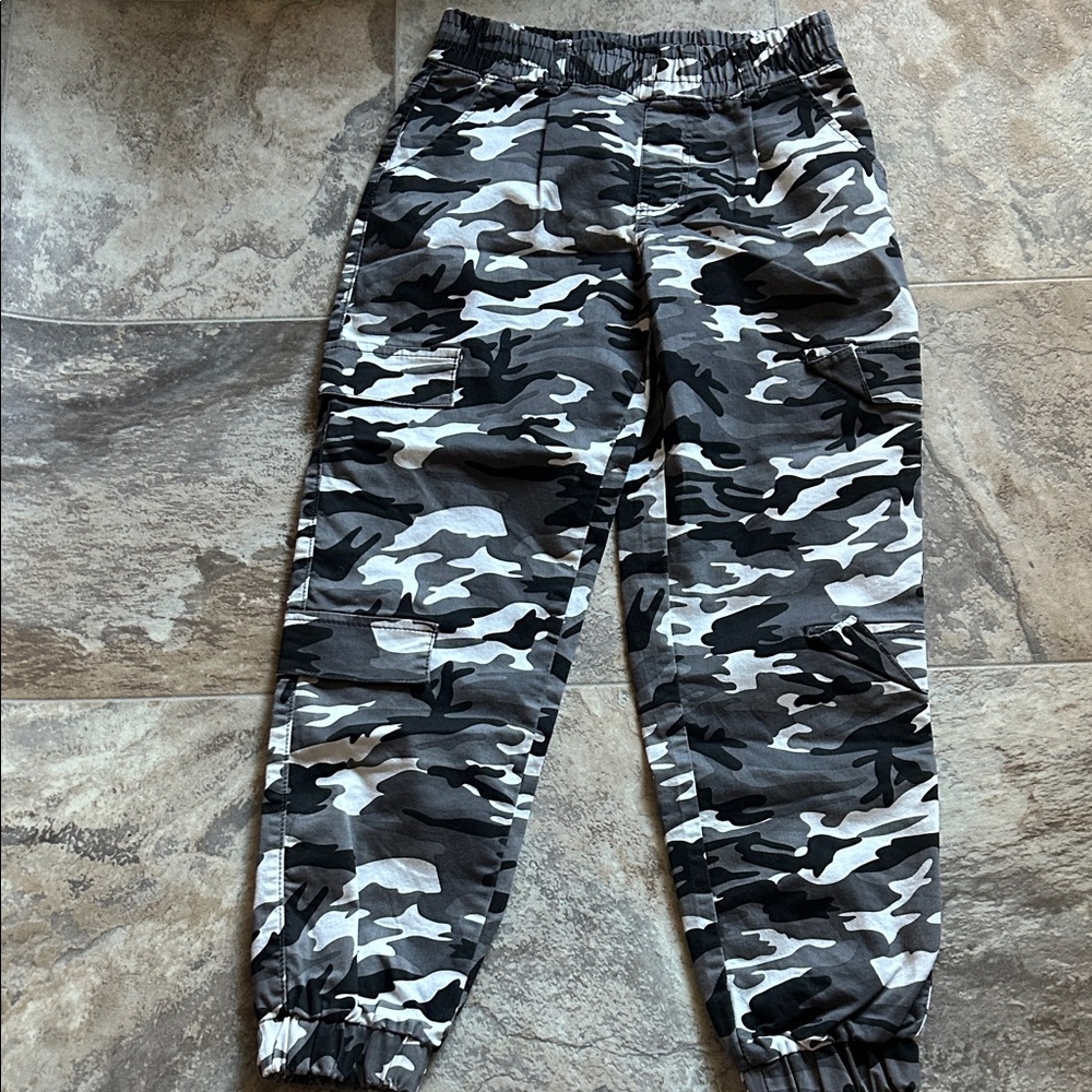 VIP Urban Camo Joggers - Black, Gray, White